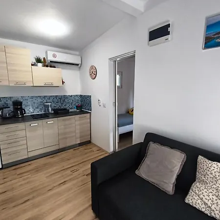 Sunny 18 - Rodzinny W Dalmacji Ferienhaus